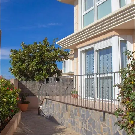 Martina Villa Cambrils